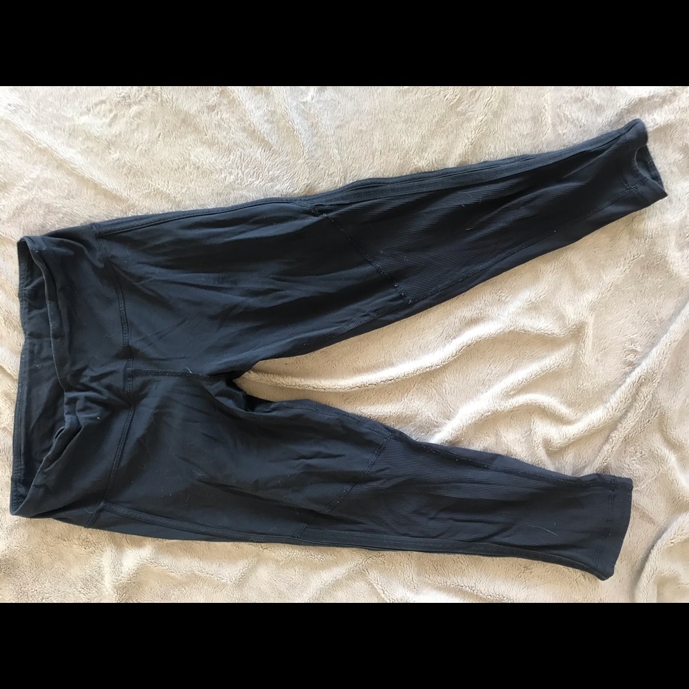 Lululemon cropped workout pants